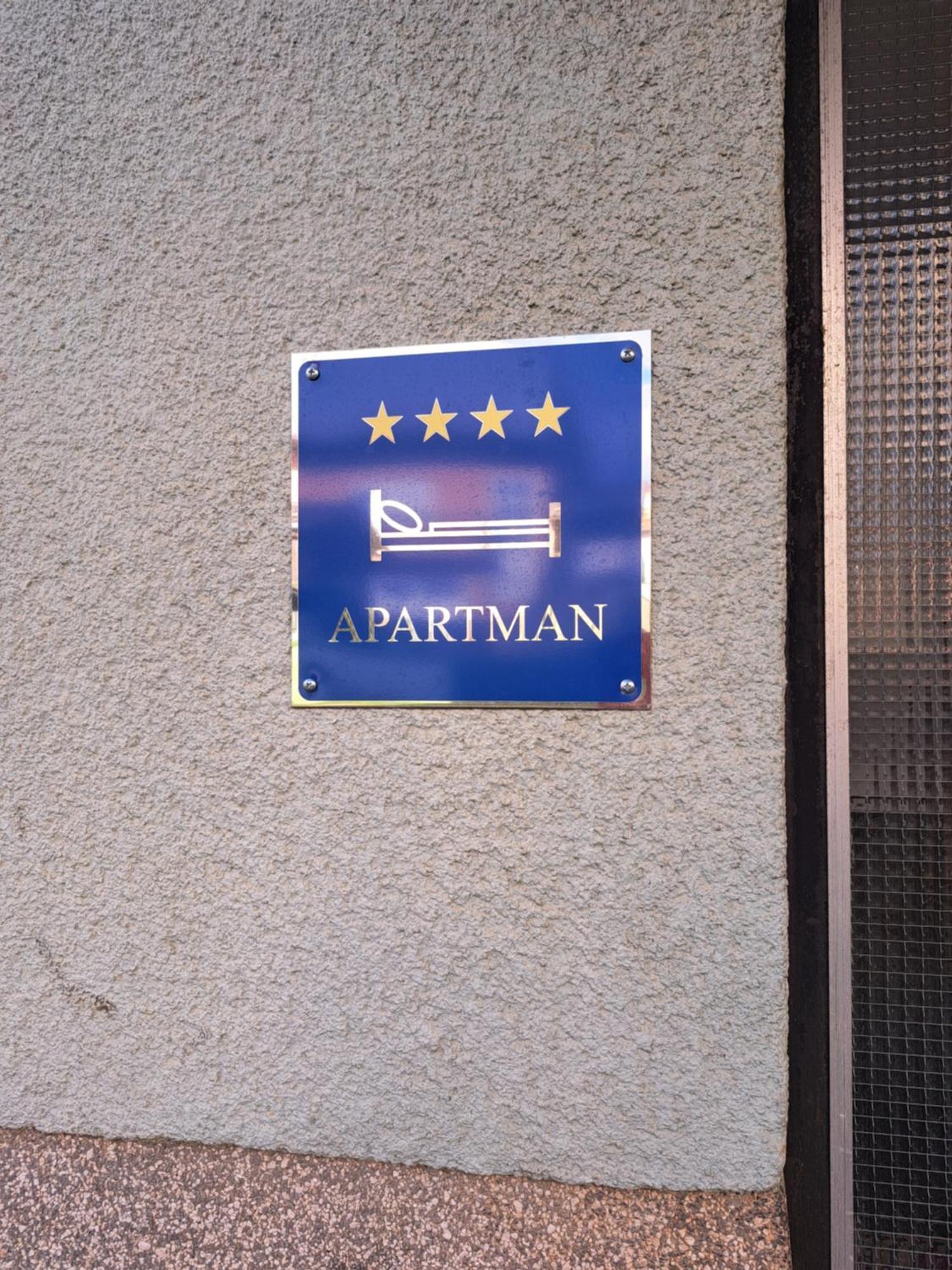 Apartman Josip Госпич Экстерьер фото