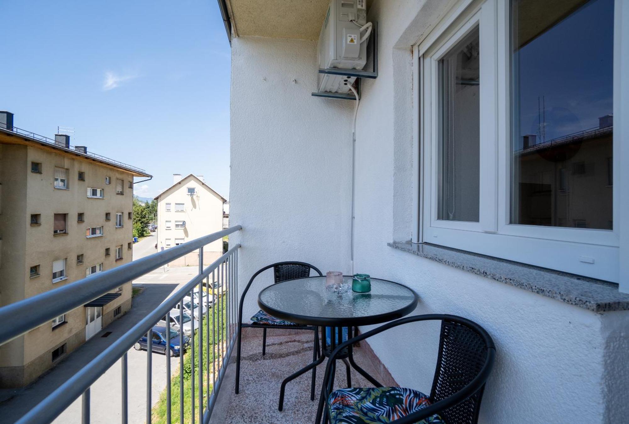 Apartman Josip Госпич Экстерьер фото